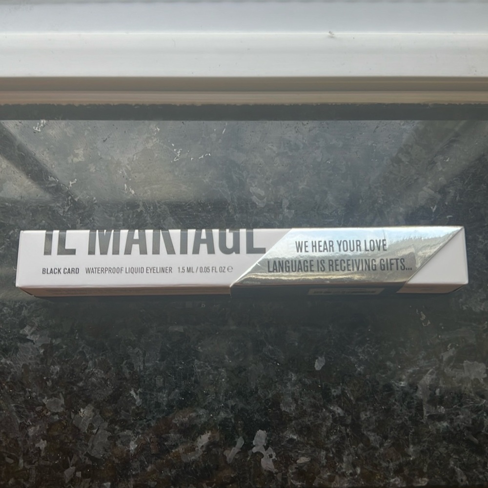 ILMAKIAGE Black liquid eyeliner